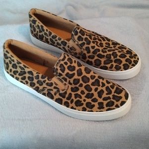 Casual cheetah print shoes